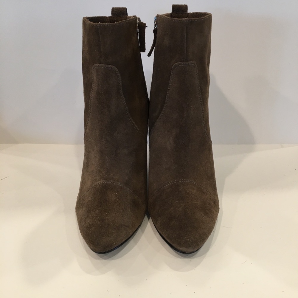 Woman booties